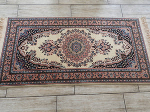 Traditional Madallion Design Wool Machinemade Rug 75x150 Cm