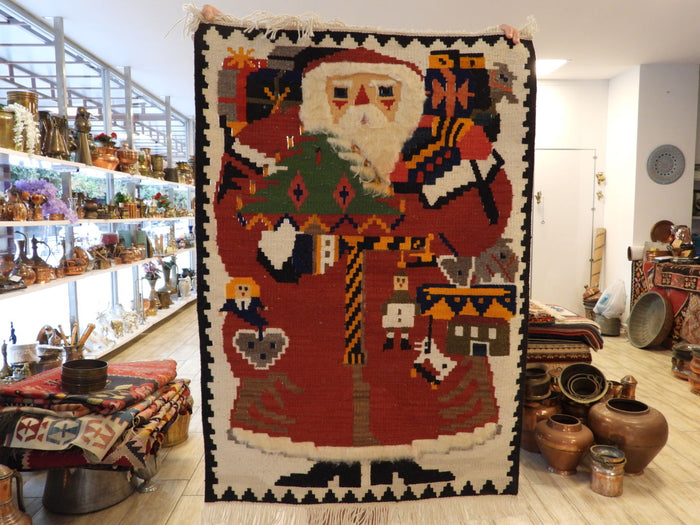 Vintage Santa Claus Christmas Kilim