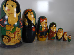 7 Pieces Vintage Russian Nesting Doll ( Snow white & seven dwarfs