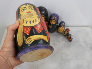 7 pieces Wooden Russian Nesting Dolls 1990s)