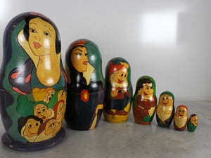 7 Pieces Vintage Russian Nesting Doll ( Snow white & seven dwarfs