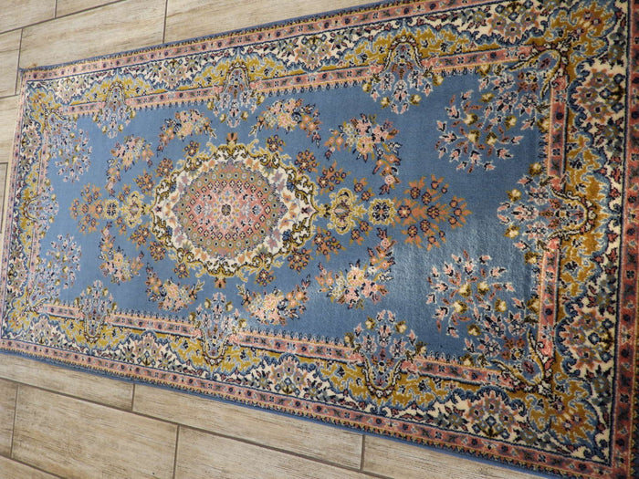 Traditional Blue Machinemade Rug