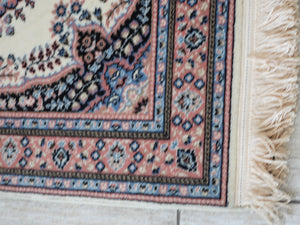 Traditional Madallion Design Wool Machinemade Rug 75x150 Cm