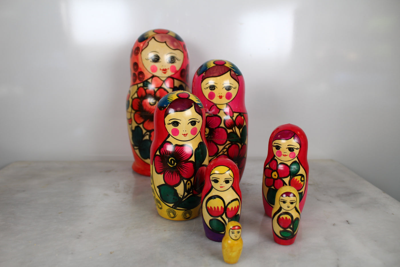 7 Poupées Russes Matriochkas – H22 Cm, Peintes à La Main, Artisanat Russe Signé