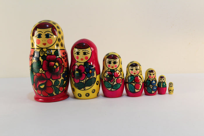 Set of 7 Vintage Russian Nesting Dolls
