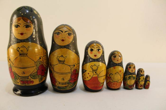 Vintage Russian 7 set of Semovar Matryoshka