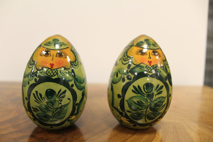 Set of 2 vintage handpainted  Easter Eggs