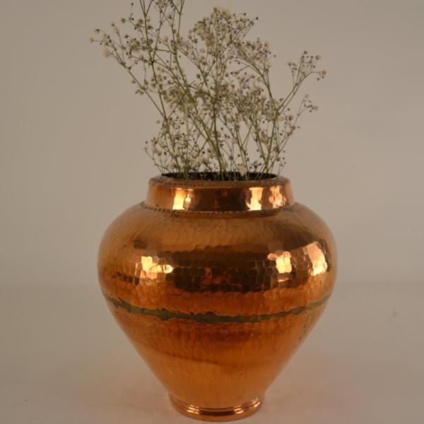 Globular body copper pot